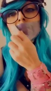 Silver lipstick looks good on me dontcha think