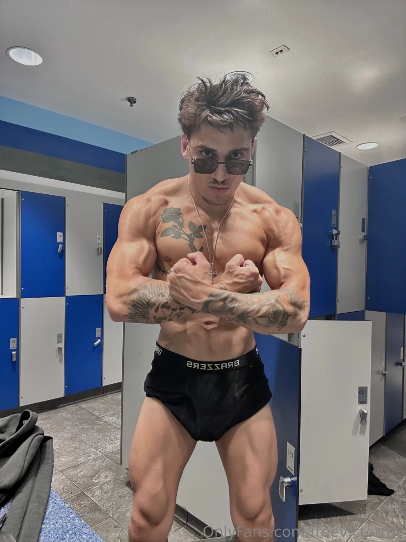 Yall want some new solo content show me how much you want it 