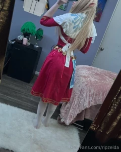 Dropping zelda cosplay here part 2