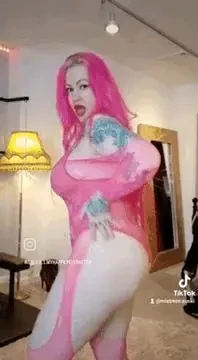 Curvy 44 yo hotness from finland provides your daily jerk off material 