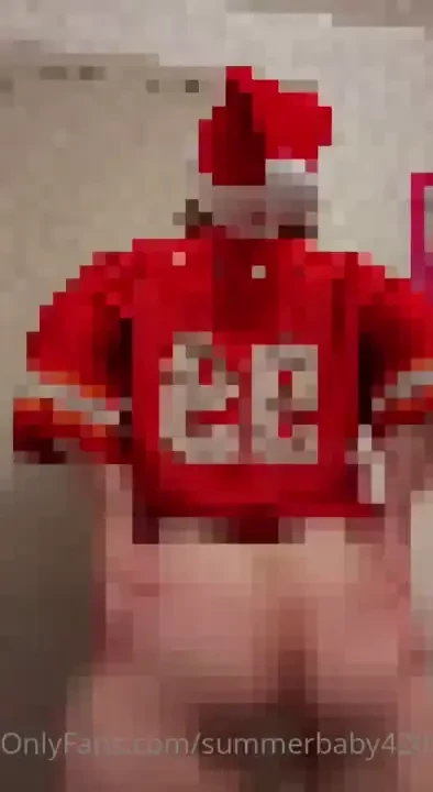 Santa loves it when this ass claps 