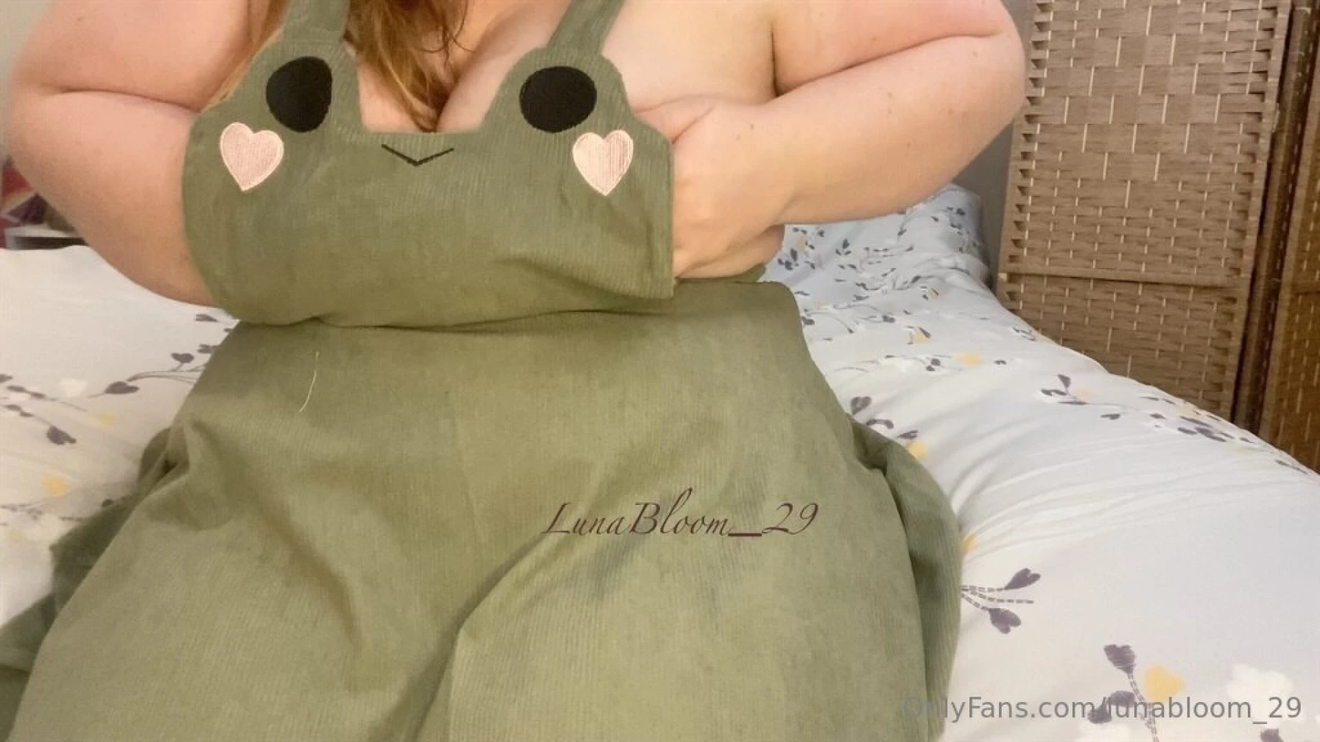 Showing off my cute but super naughty outfit my huge boobs won t stay 