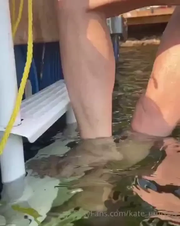 Wet legs are so sexy check out the arches 