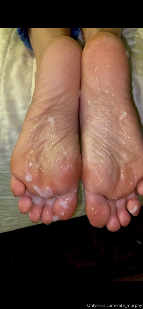 Cum on my feet please 