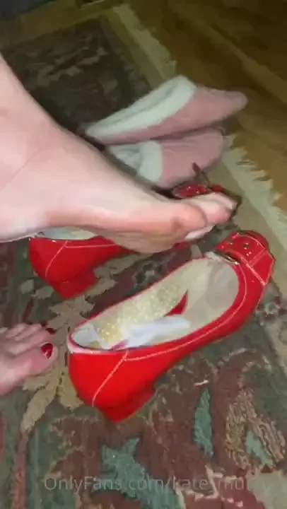 What a surprise i got when i went to slip on these flats was it you 