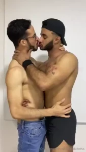 Good sex start with some juicy kisses and the way he kiss me really