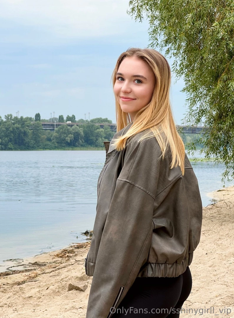 Pretty girl victoria_lewis this hot girl victoria_lewis has been alone part 14 