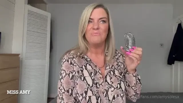 Step-sister finds your cage full clip in your dms 