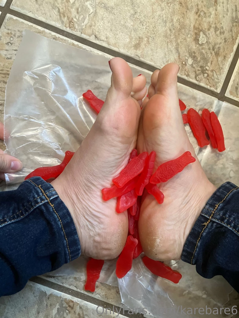 In honor of feet friday i wanted to show you the behind the scenes of part 1 