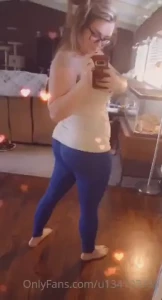 Got those tictoc yoga pants and might i say damn