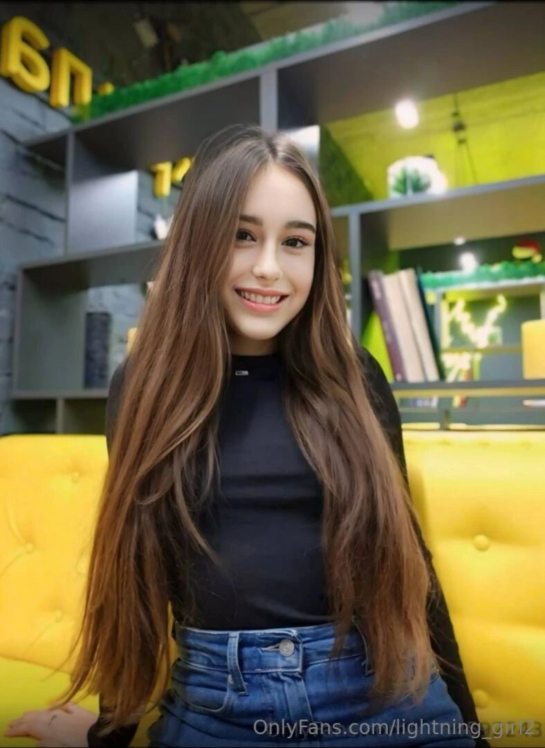 This hot thing 18y o_alice is waiting for you her pussy is very wet part 19 