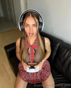 My gamer bestie attractive_silvia is looking for a new fuck buddy can part 4