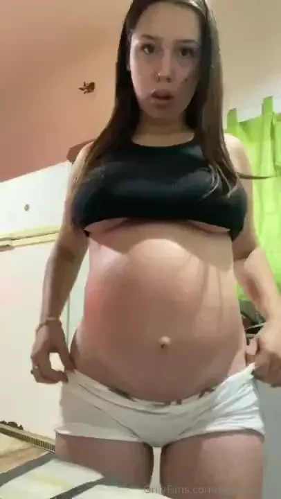 A little video with my belly 