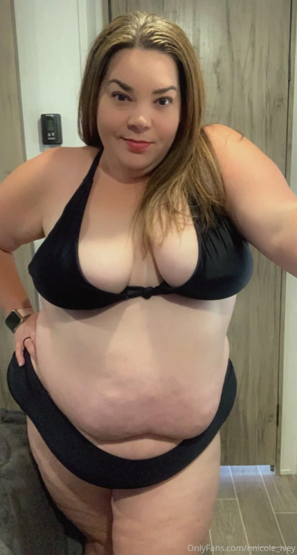 Feeling sexy in my new bikini 