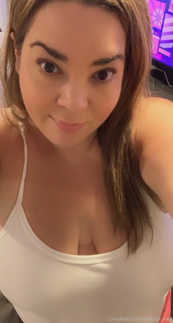 Hi babes hope y all are resting and relaxing like i am on this sunday 