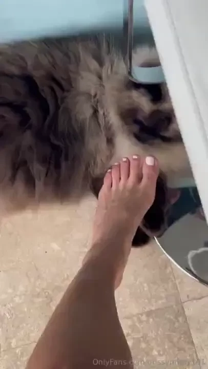 How dare he not want to play with mommy s feet 