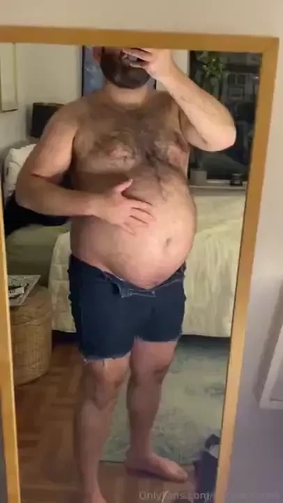 Damn got this gut so engorged last night it was almost hard to jerk part 2 