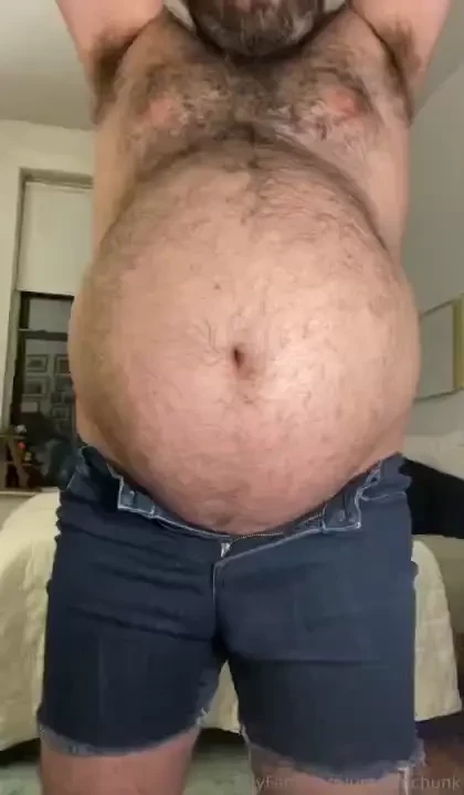 Damn got this gut so engorged last night it was almost hard to jerk part 4 