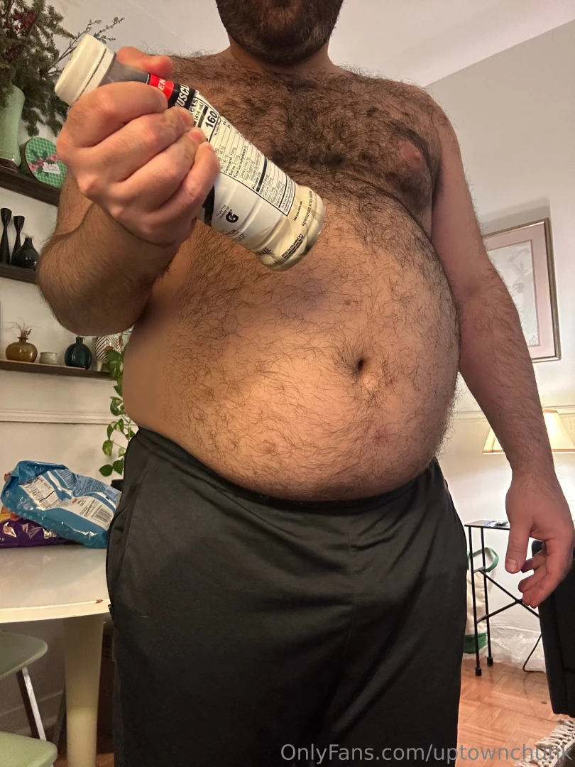 A fattening evening with sushi chugging and jerking 