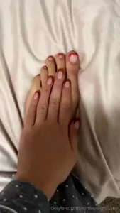 Got my nails done feeling festive