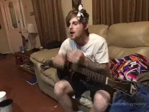 Hummanah hummanuh huajhhh hyaaajjjhh hyah 