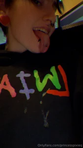 Merry christmas lovelies enjoy me getting into the spirit by letting