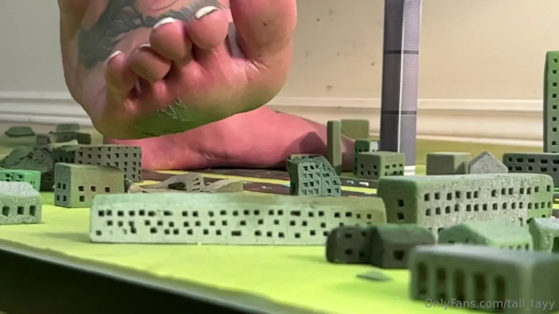New video love this video the way the debris falls from my giant soles 