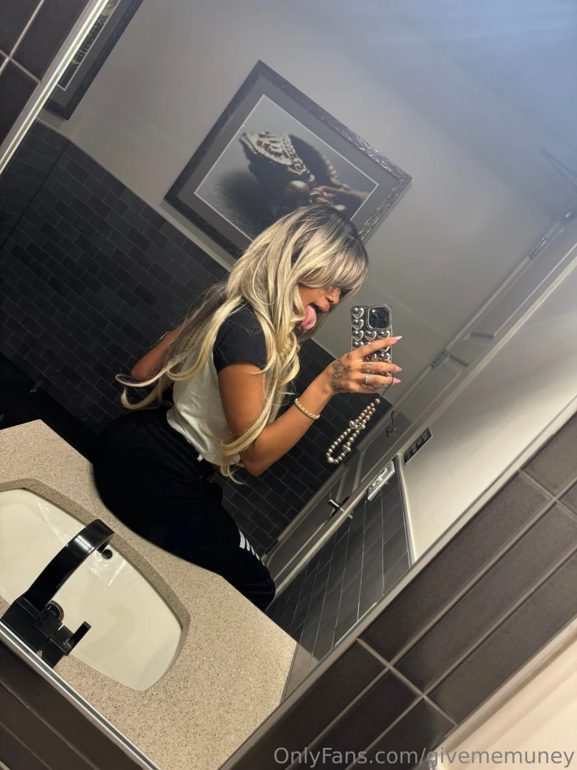 Checkout my profile to set up a facetime call wit mommy 