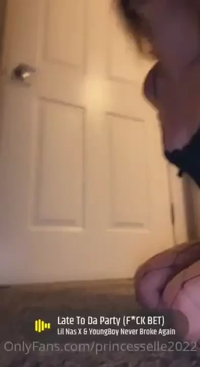 Any ass or feet men here 