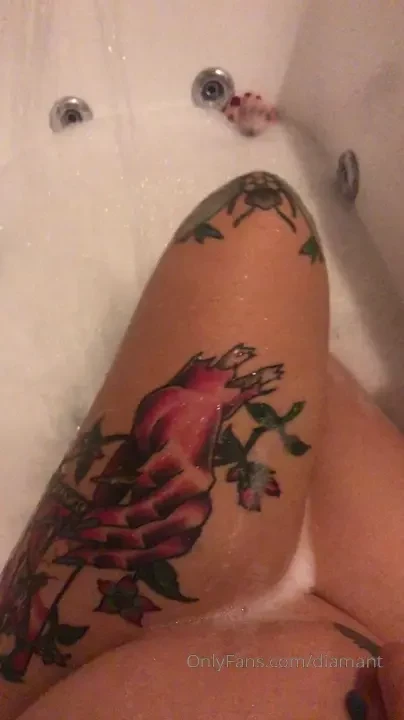 Baths make me so happy 