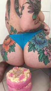 What s more delicious than cake and booty