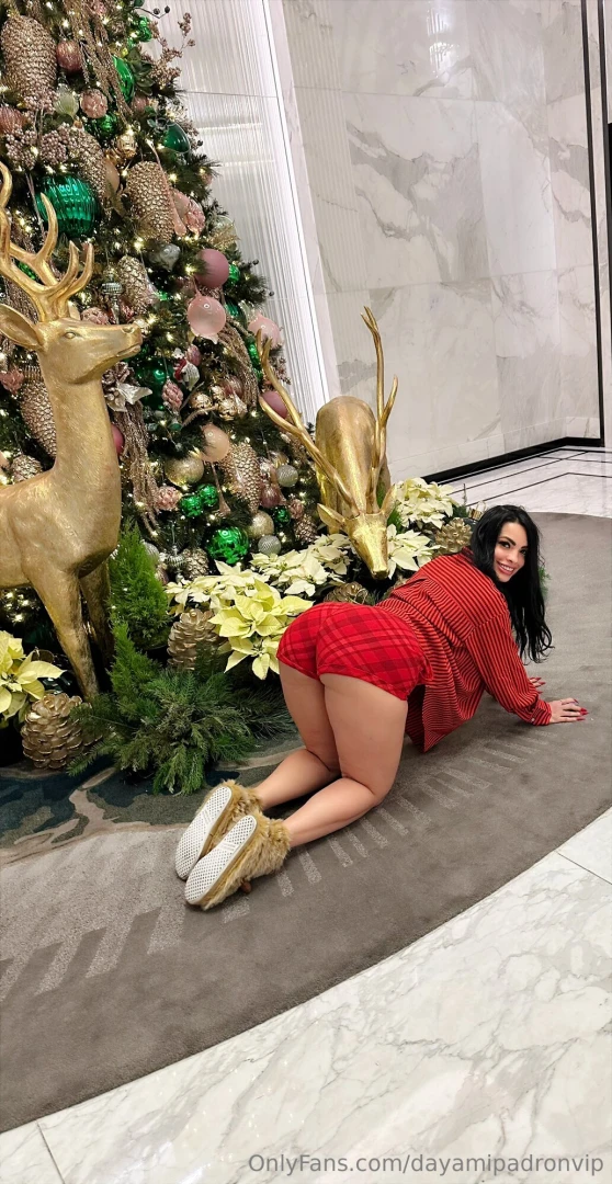 Merry xmas to all mis bebes hermosos q dios me los bendiga a todos god 