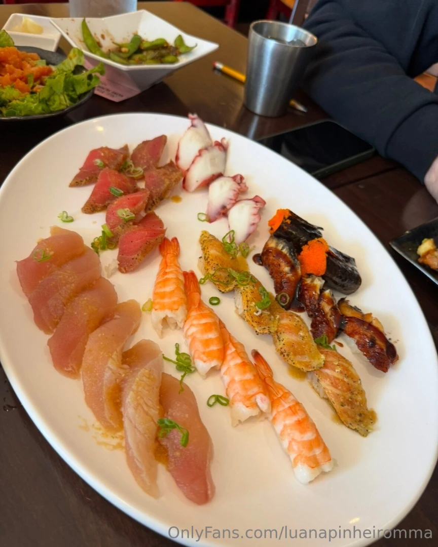 Lunch time i love sushi 