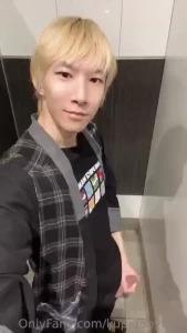 People can be so loud in the toilets sometimes won t stop me from