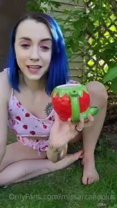 23-33 have you guys noticed me doing this underboob look lately i m