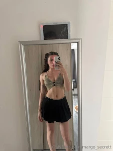 Heey very important question which skirt to choose or is it better part 1