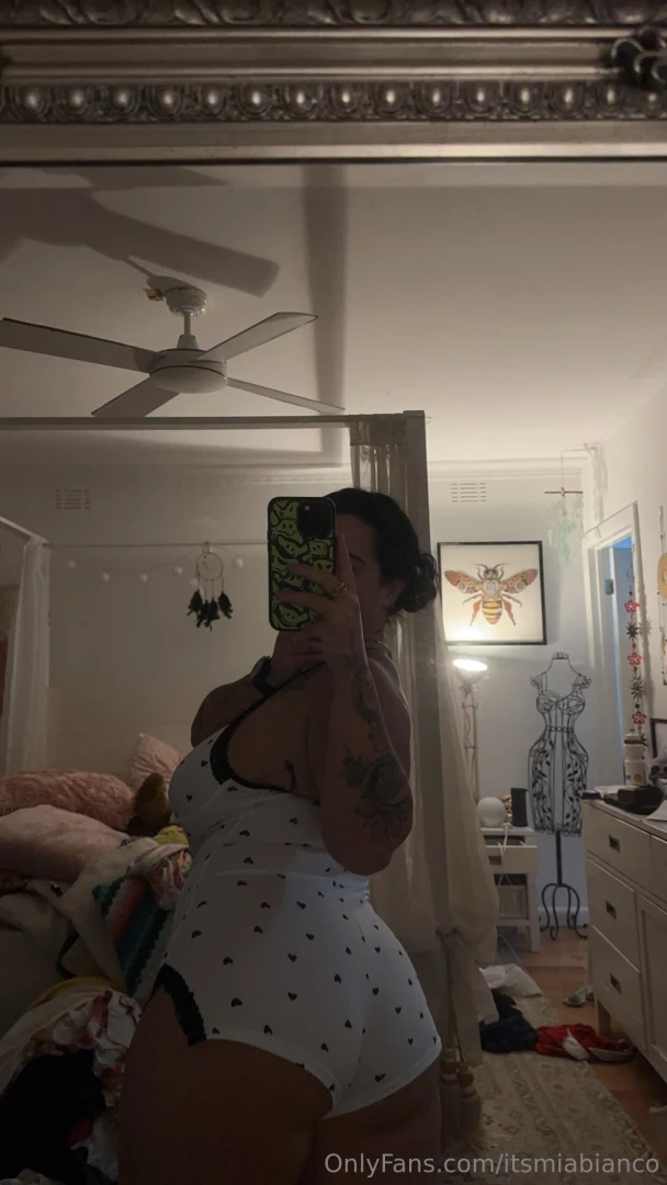 Who s jumping into bed with me 