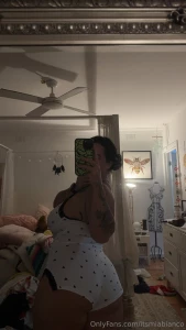 Who s jumping into bed with me