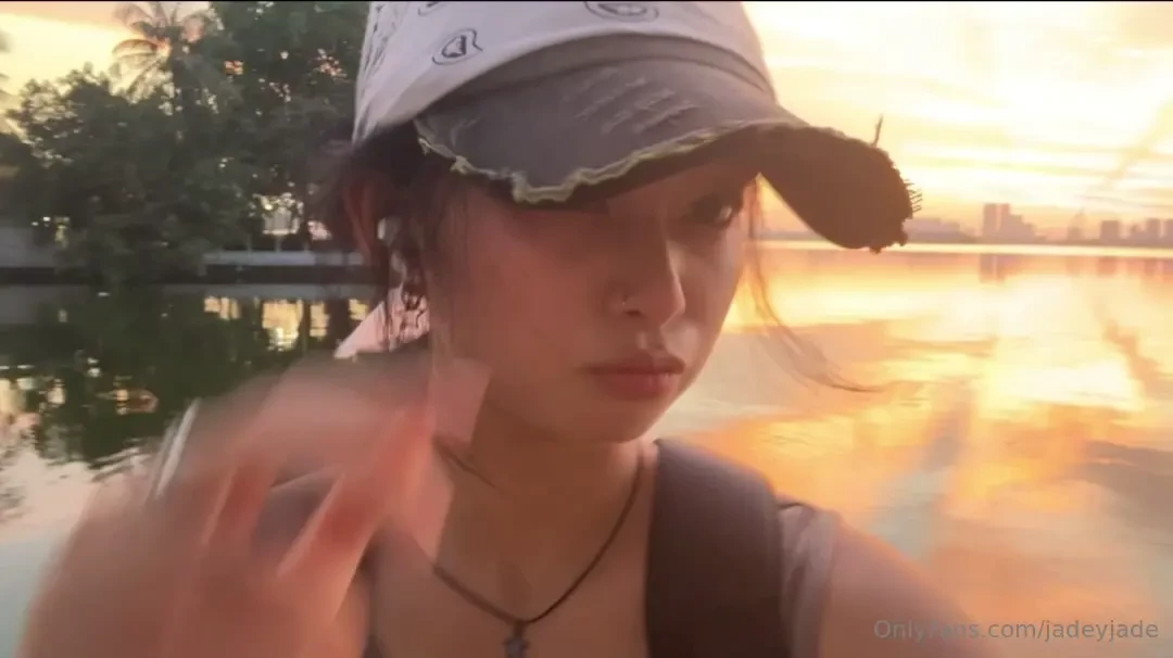 Sunset s hot but i m the real showstopper 