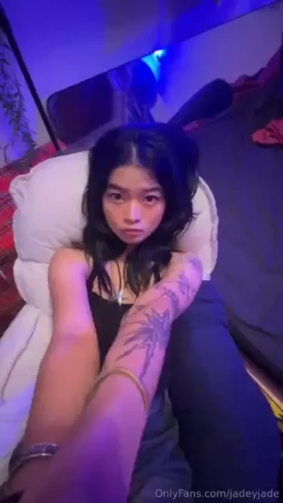 I wanna be the reason you slightly tilt your phone away from others part 93 