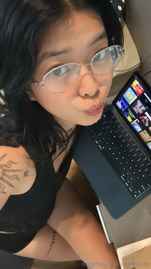 I will kiss someone who would watch movie with me 