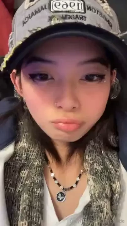 Do i look scary like this i look like im gonna eat you for lunch im 