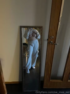 Skulle beh va en riktig handyman som kan hj lpa mig upp med min spegel