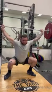 Not the best snatch form but i made 205 lbs move pretty quick and here