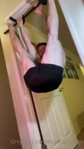 I put on a david goggins podcast and felt the need to do pull-ups