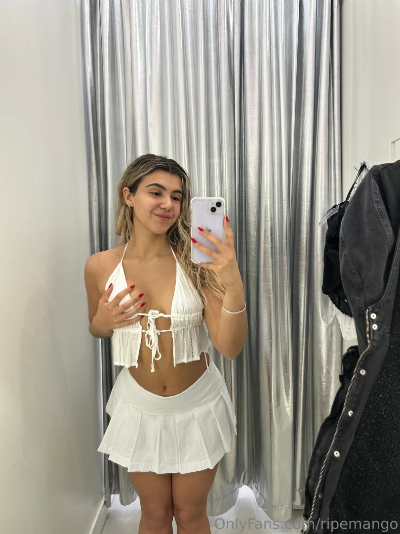 ripemango - Fitting room pics are my favorite part 2 