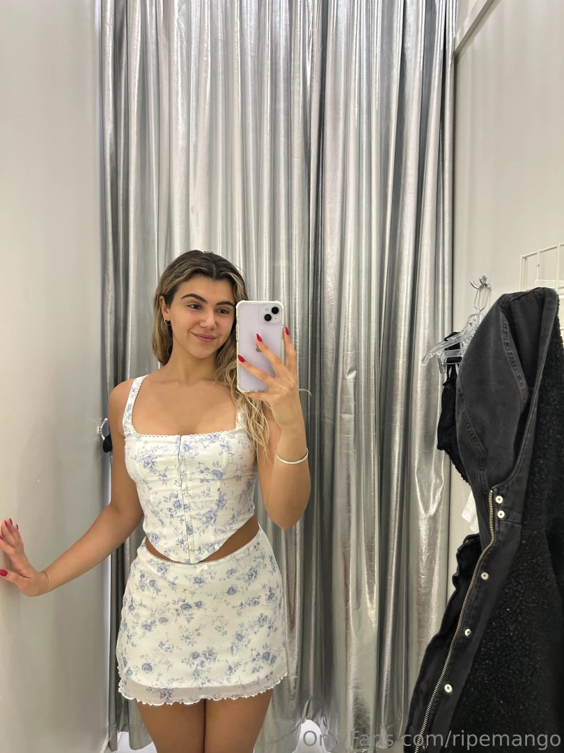 ripemango - Fitting room pics are my favorite part 3 