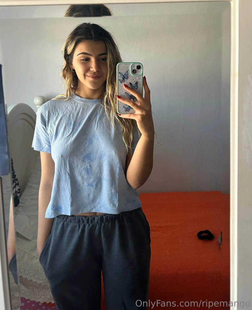 No bra no problem 
