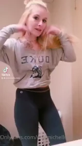 Small waist with a big send me a tip then check your inbox