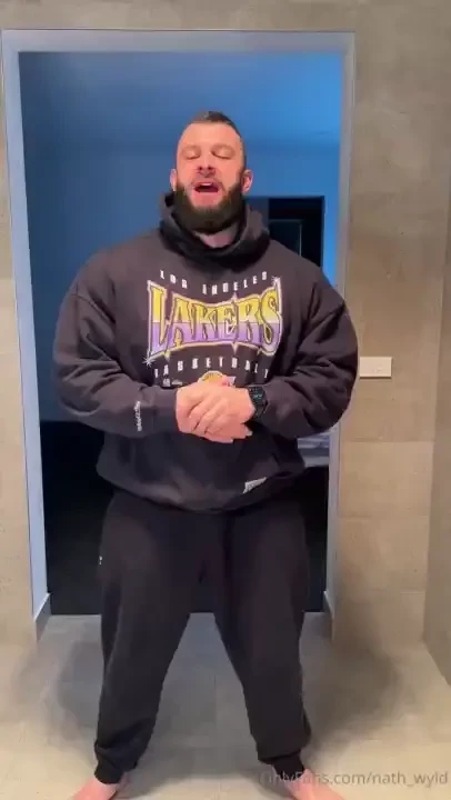 Who s loving the current look want to worship this body hit the dms 